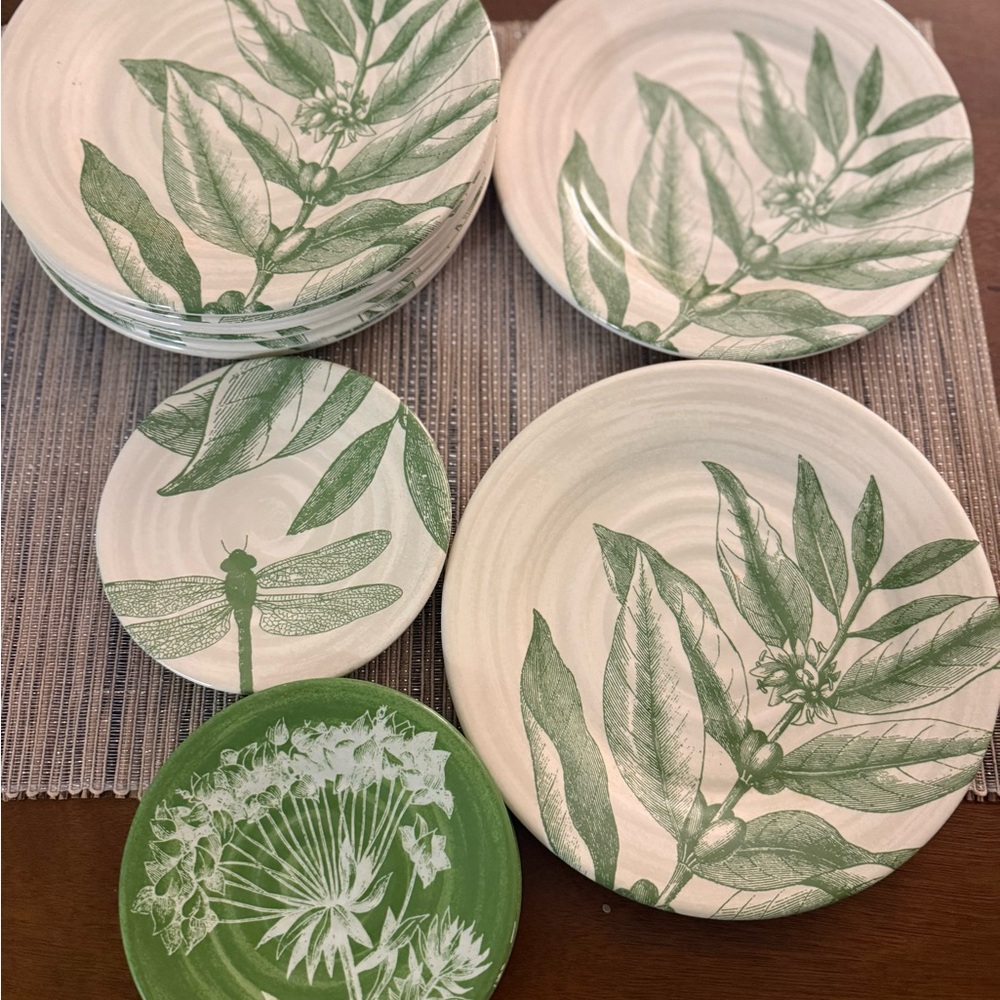 NWT 13-pc Dragonfly & Dandelion Melamine Salad & Tidbit Plates.